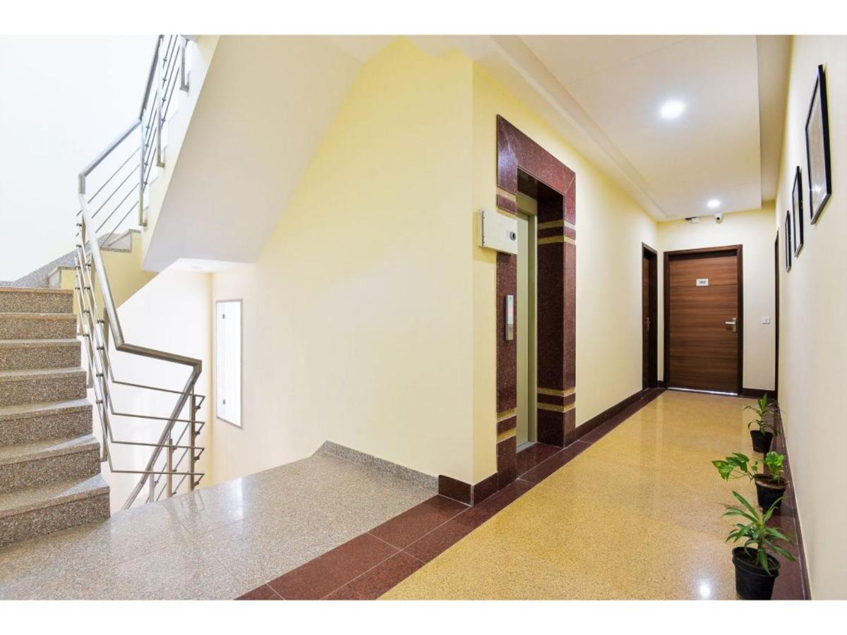 Bluo Studio4 Golf Course Road - Gym, Balcony, Lift Gurgaon Eksteriør bilde