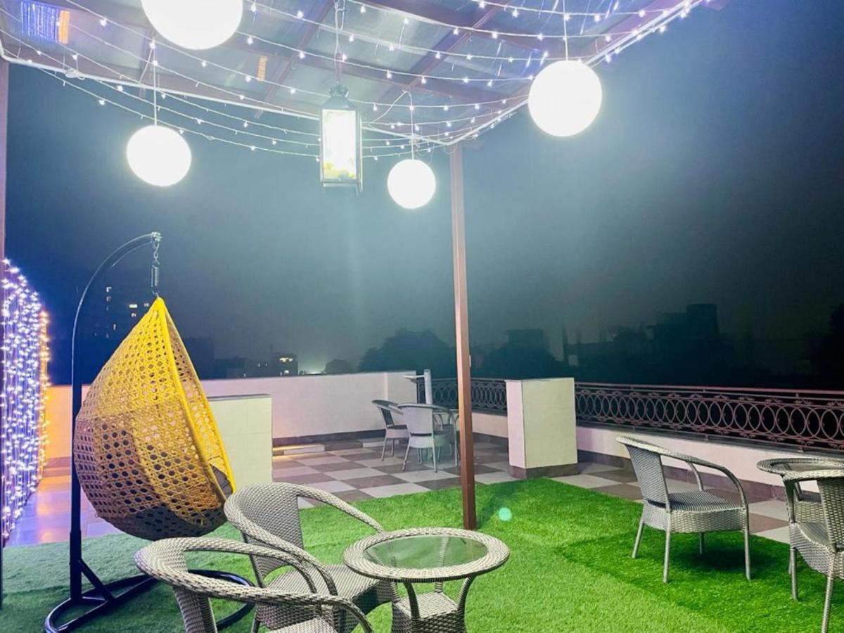 Bluo Studio4 Golf Course Road - Gym, Balcony, Lift Gurgaon Eksteriør bilde